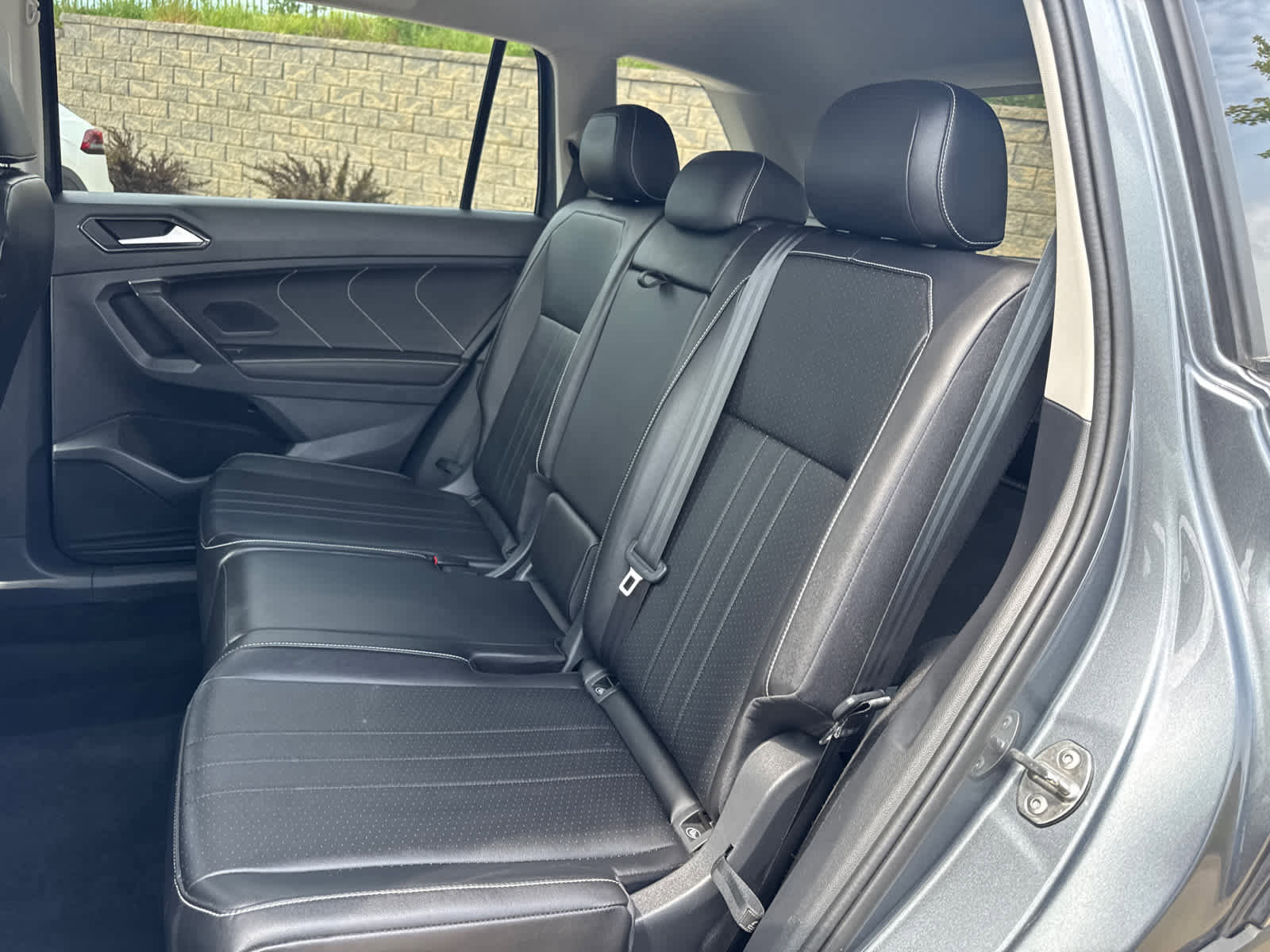 Certified 2024 Volkswagen Tiguan SE image 12