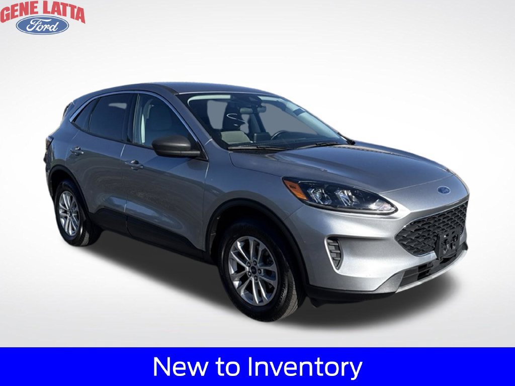 Used 2022 Ford Escape SE w/ Cold Weather Package AWD/4WD image 1