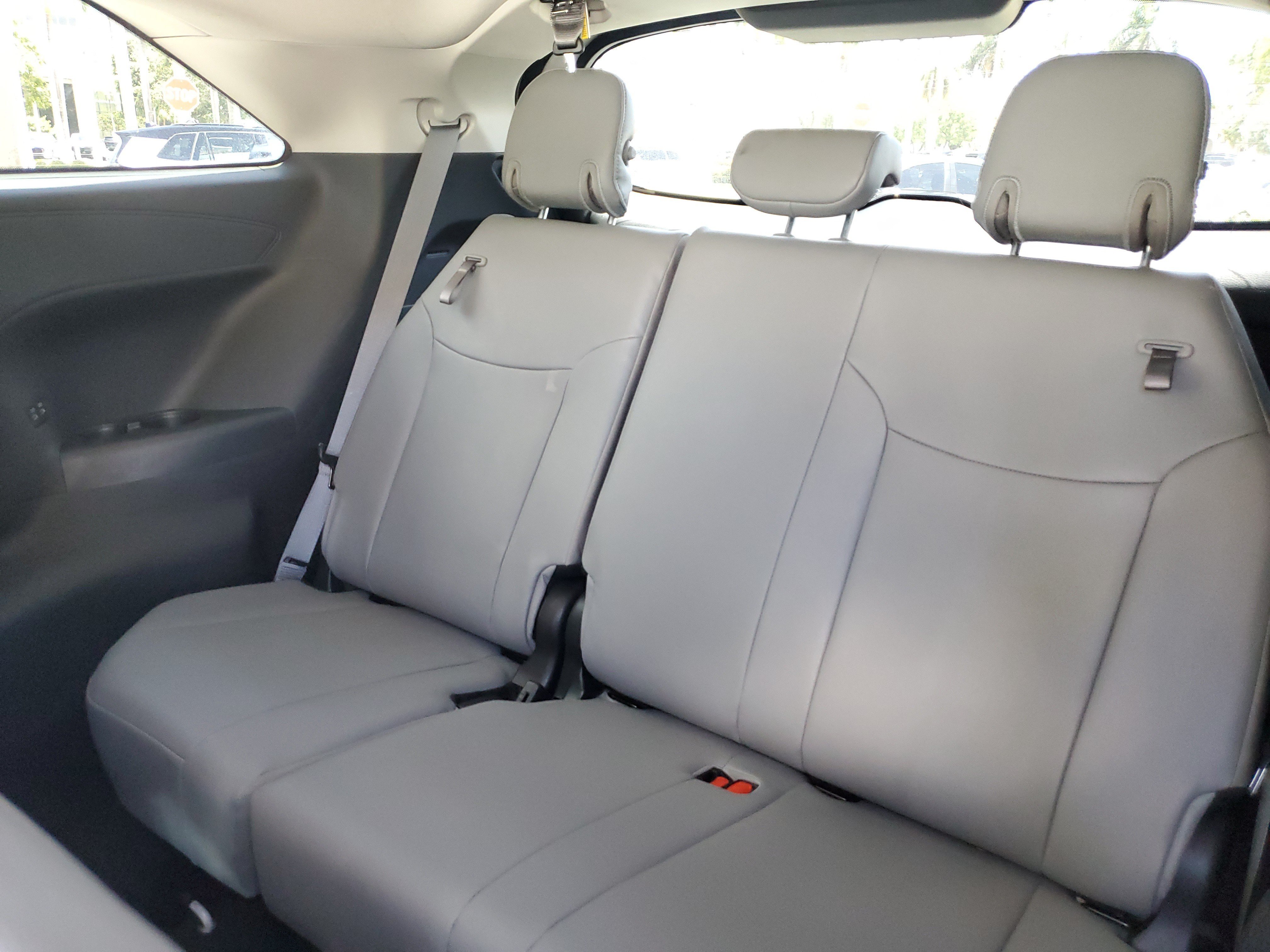 Certified 2025 Toyota Sienna XLE FWD image 11