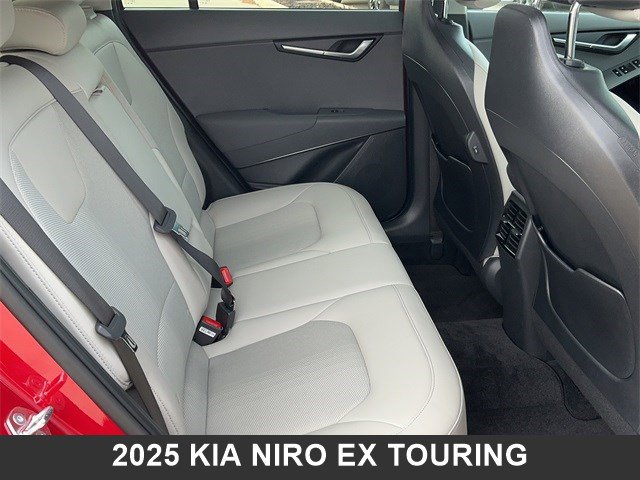 Used 2025 Kia Niro EX Touring image 15