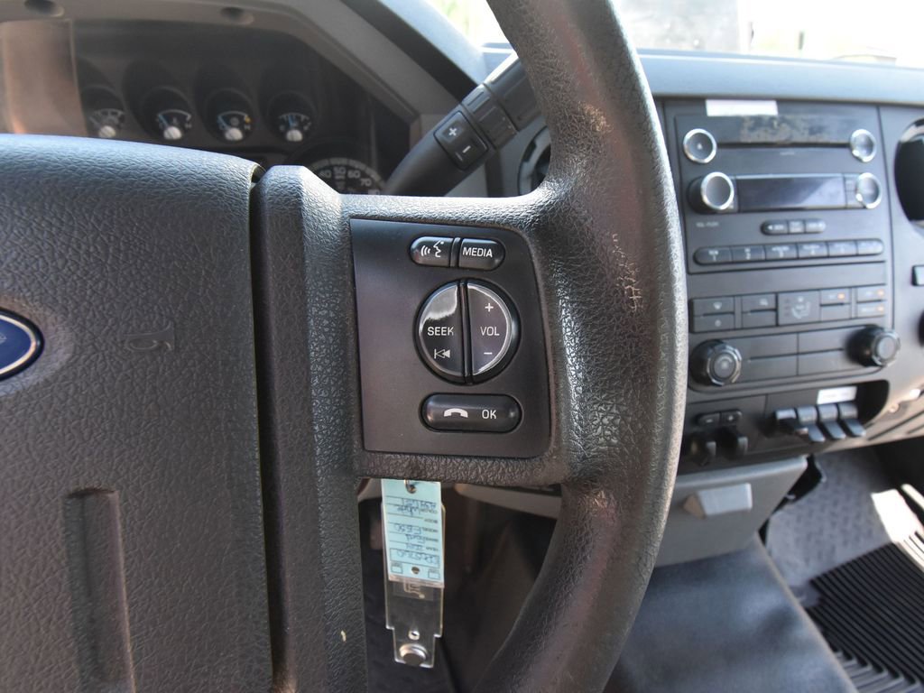 Used 2014 Ford F550 4x4 Regular Cab Super Duty image 34