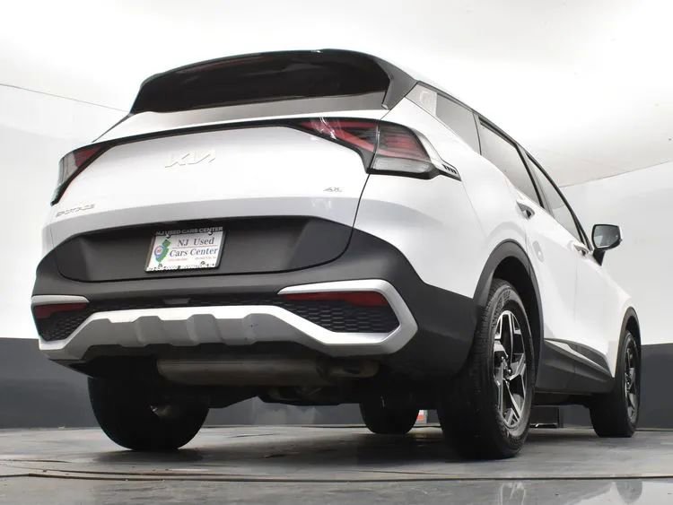 Used 2025 Kia Sportage LX image 13