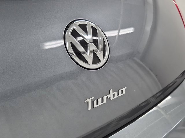Used 2019 Volkswagen Beetle 2.0T S image 7