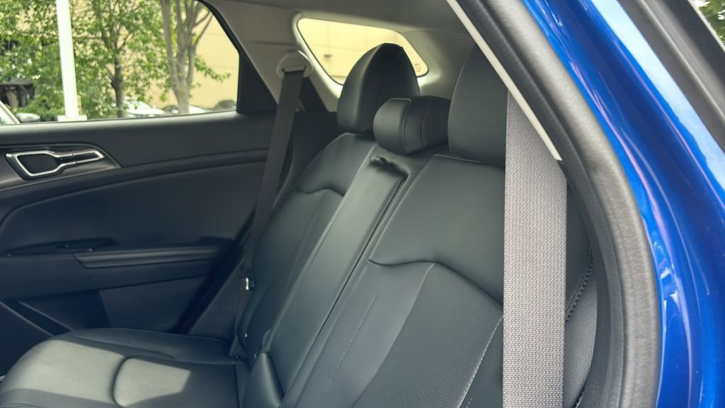 Used 2023 Kia Sportage EX image 30