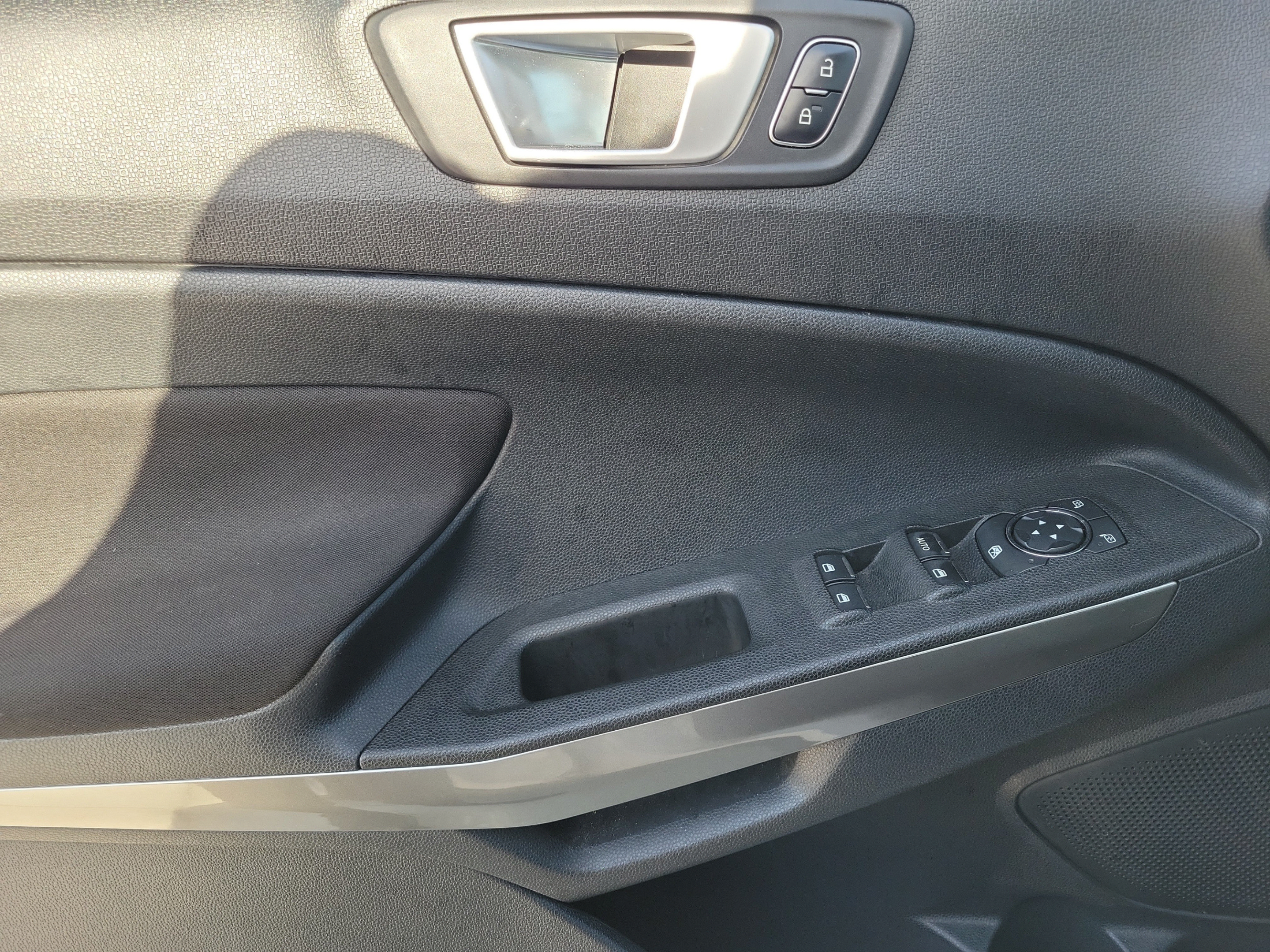 Used 2018 Ford EcoSport SE w/ SE Convenience Package FWD image 15