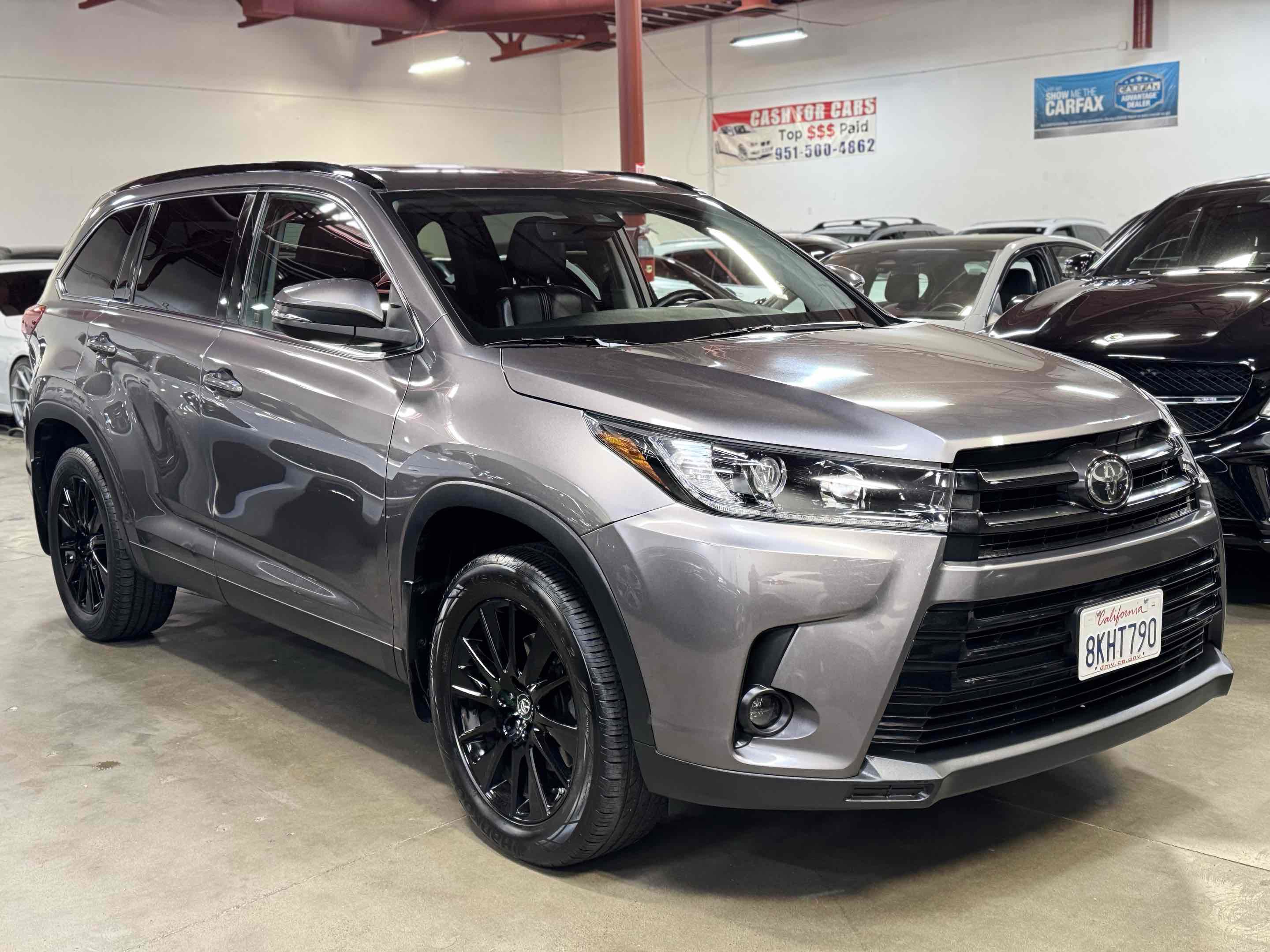 Used 2019 Toyota Highlander XLE image 3