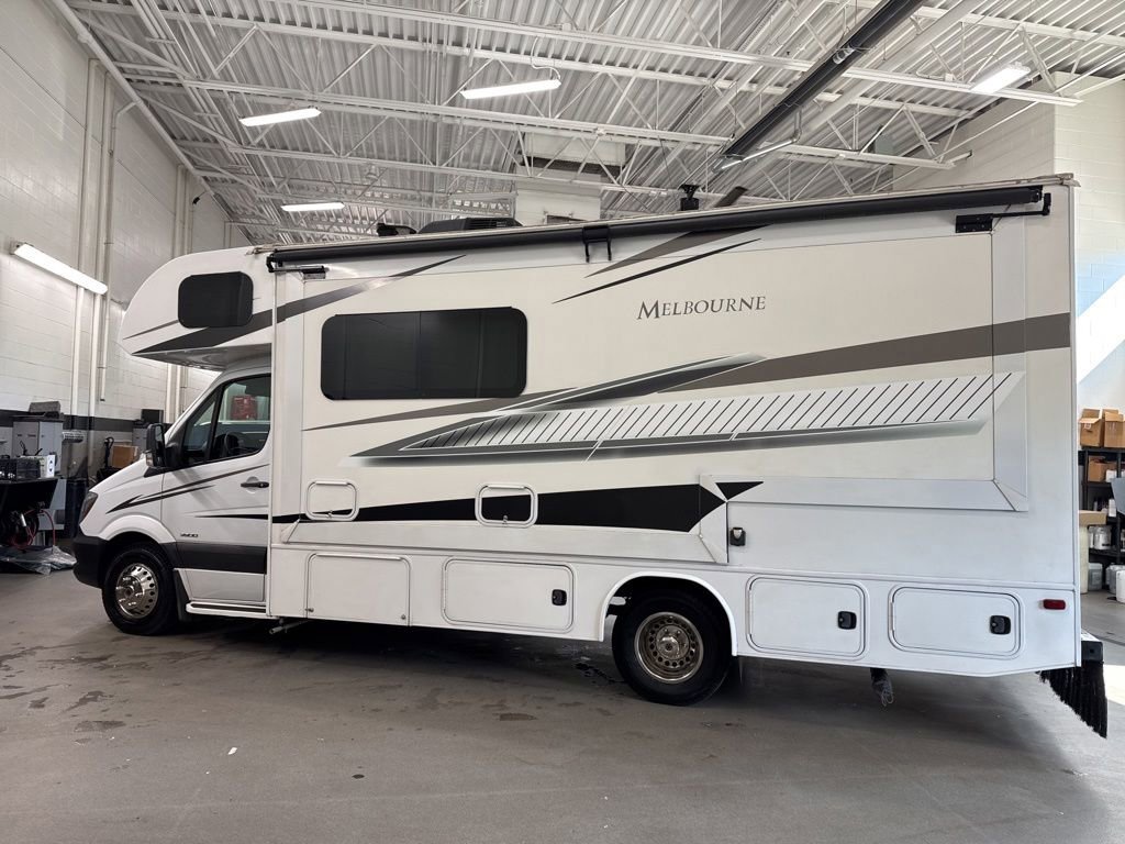 Used 2016 Mercedes-Benz Sprinter 3500 image 2