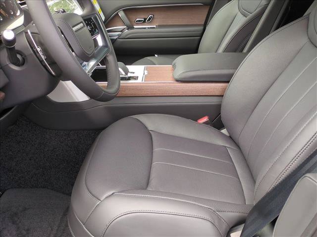 New 2026 Land Rover Range Rover Long Wheelbase SE AWD/4WD image 14