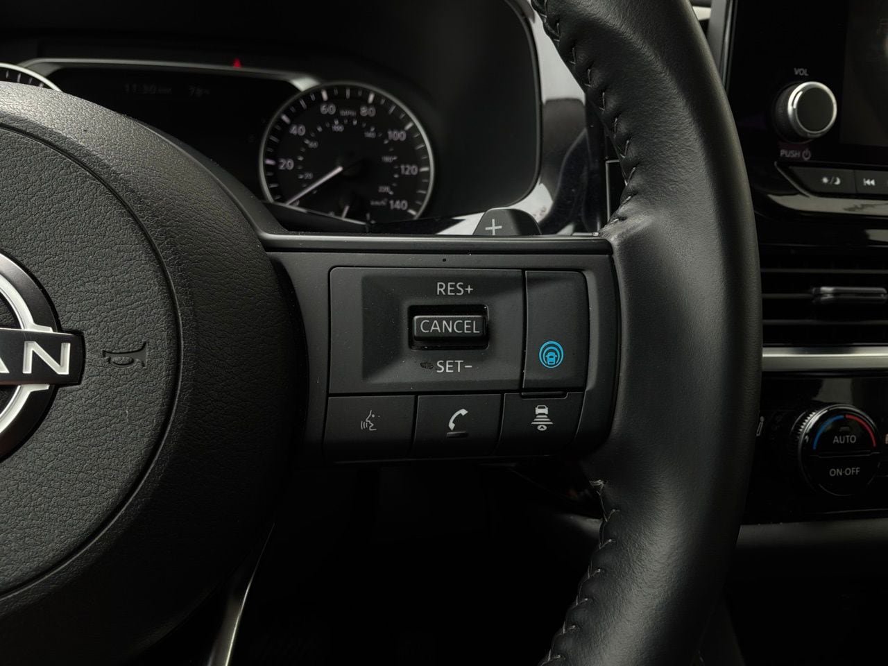 Used 2025 Nissan Pathfinder SV image 37