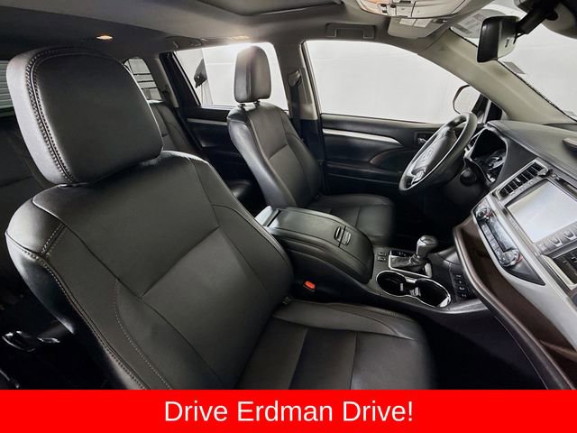 Certified 2018 Toyota Highlander XLE w/ Carpet Mat Package (TMS) image 24