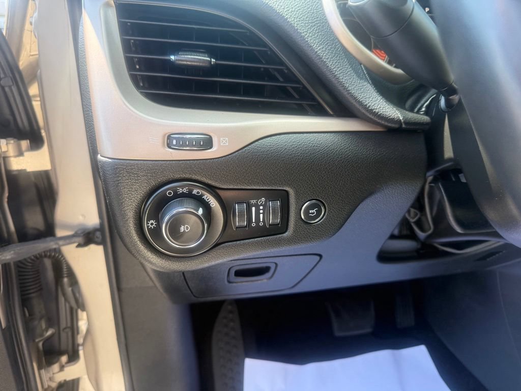 Used 2014 Jeep Cherokee Latitude w/ Comfort/Convenience Group AWD/4WD image 14