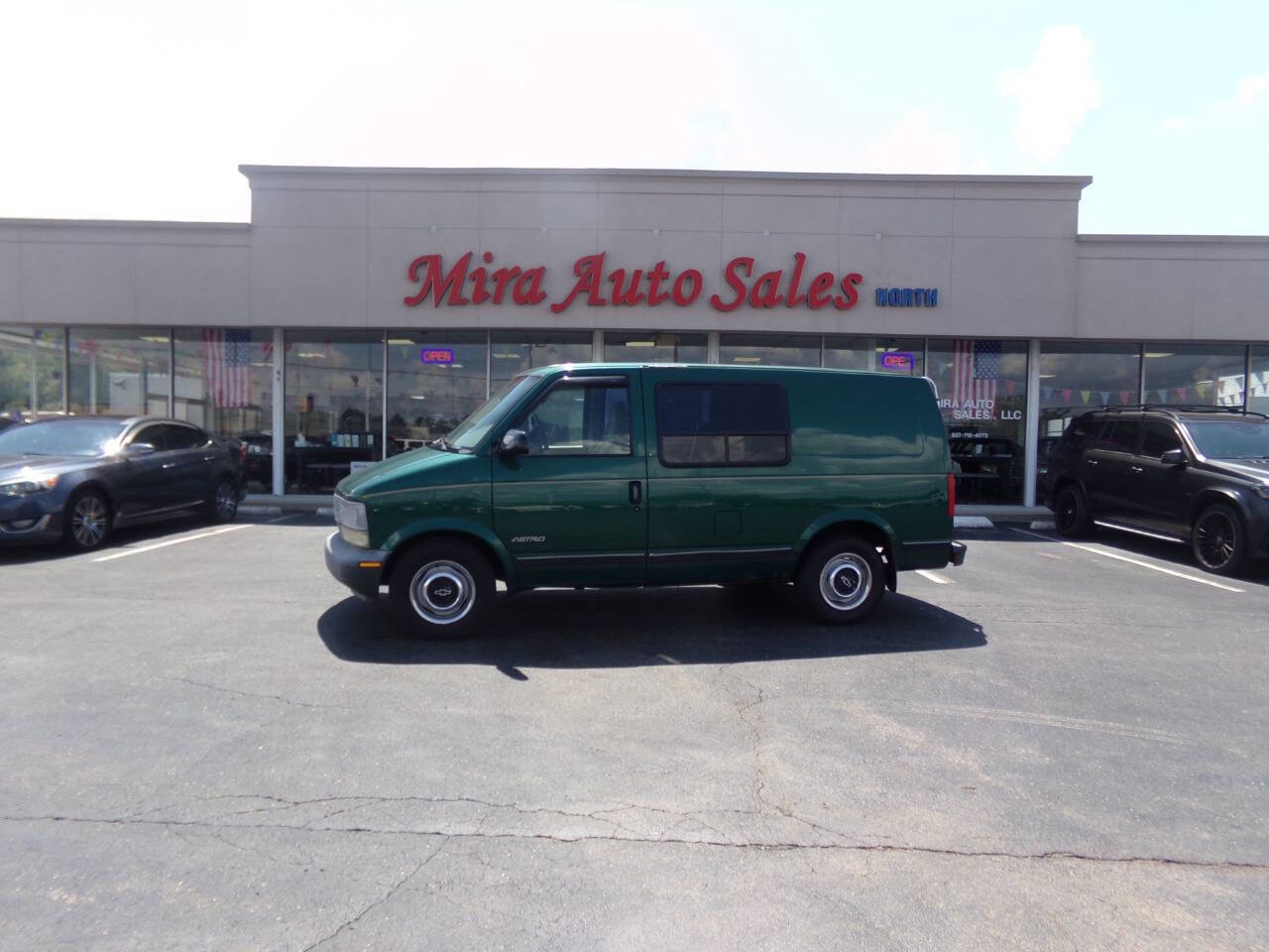 Used 1998 Chevrolet Astro w/ Convenience Group