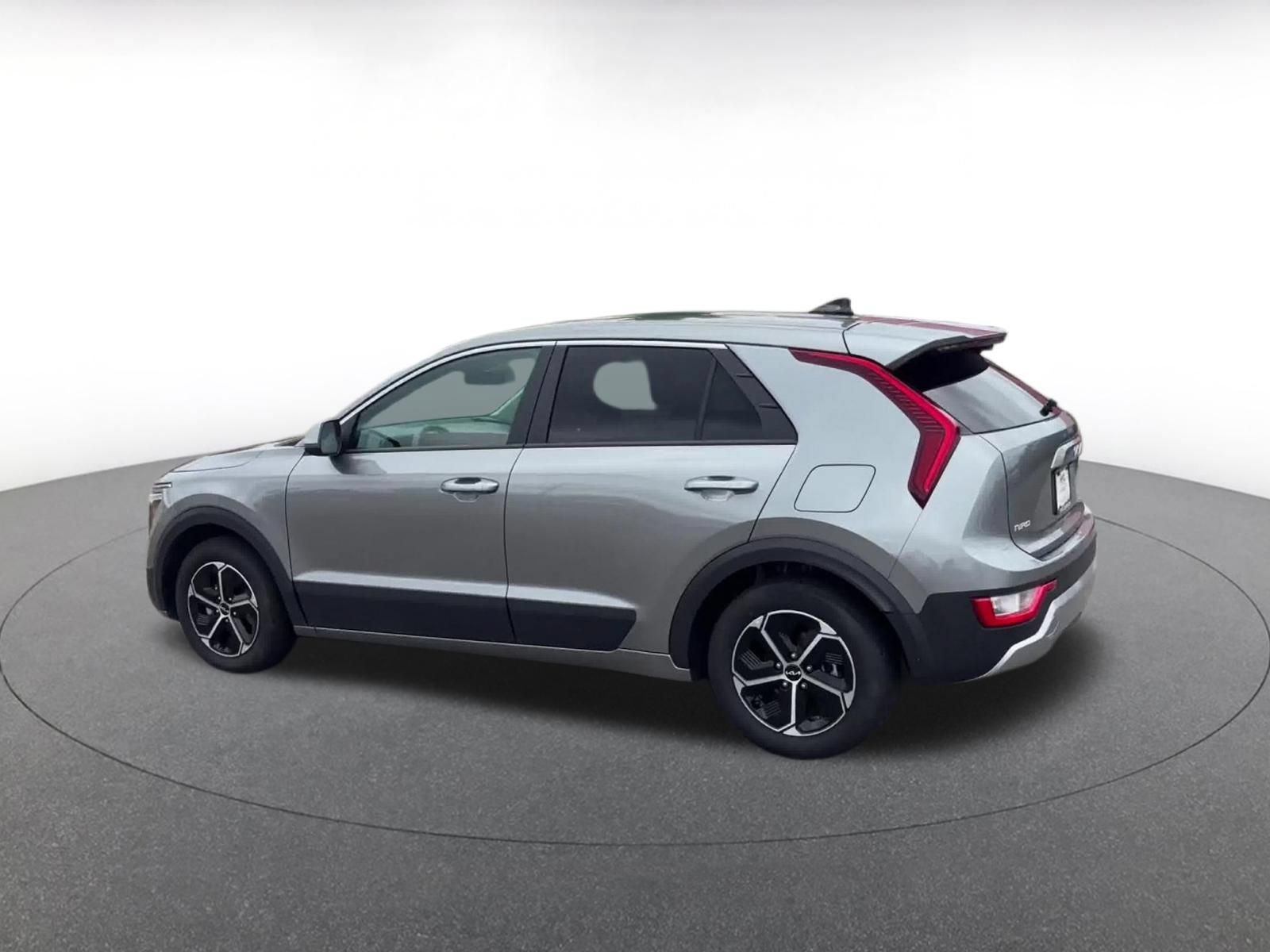 Used 2026 Kia Niro LX FWD image 10
