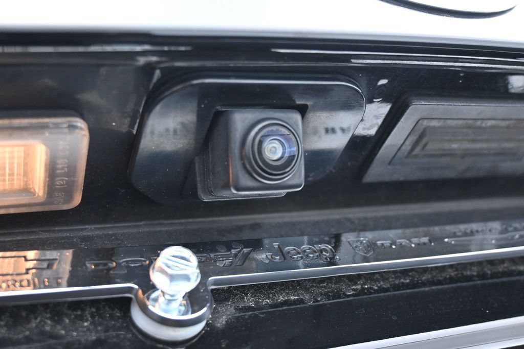 Used 2023 Nissan Sentra SV w/ SV Premium Package FWD image 32
