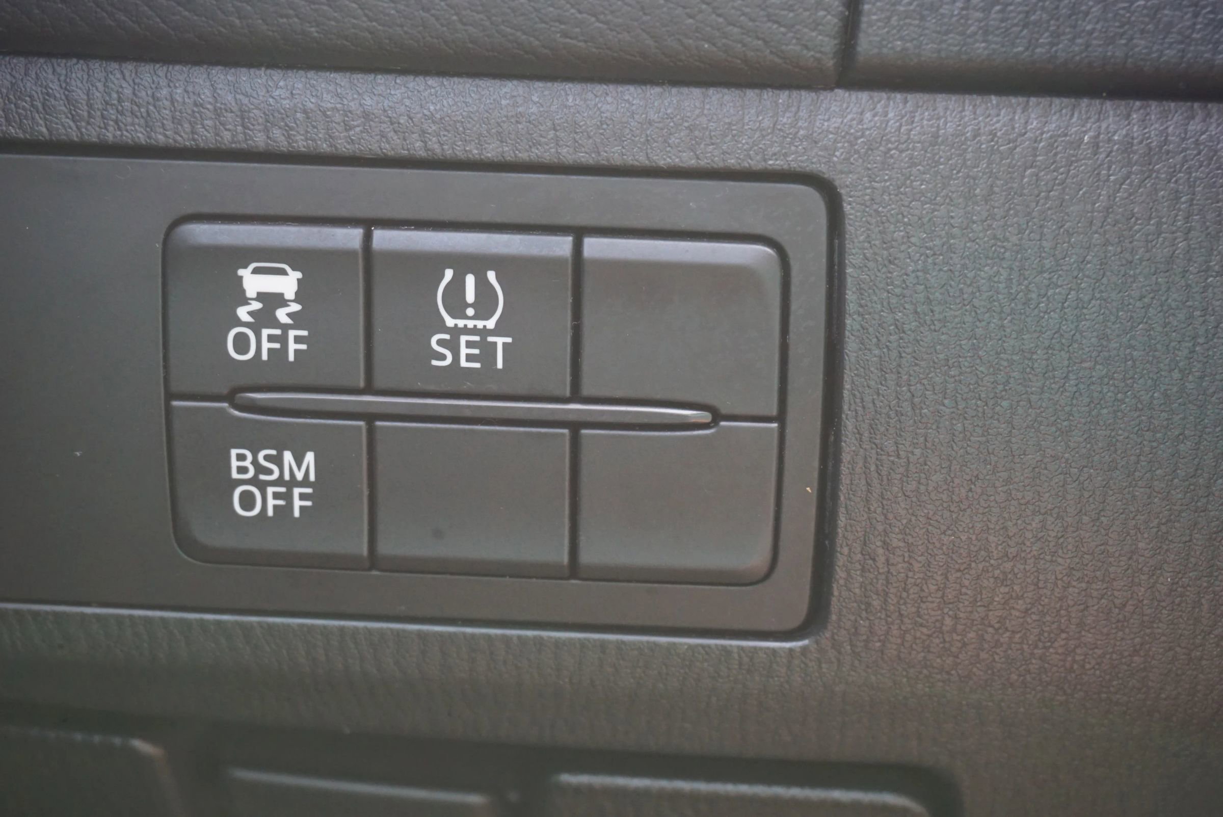 Used 2014 MAZDA MAZDA6 Touring w/ Touring Technology Package FWD image 28