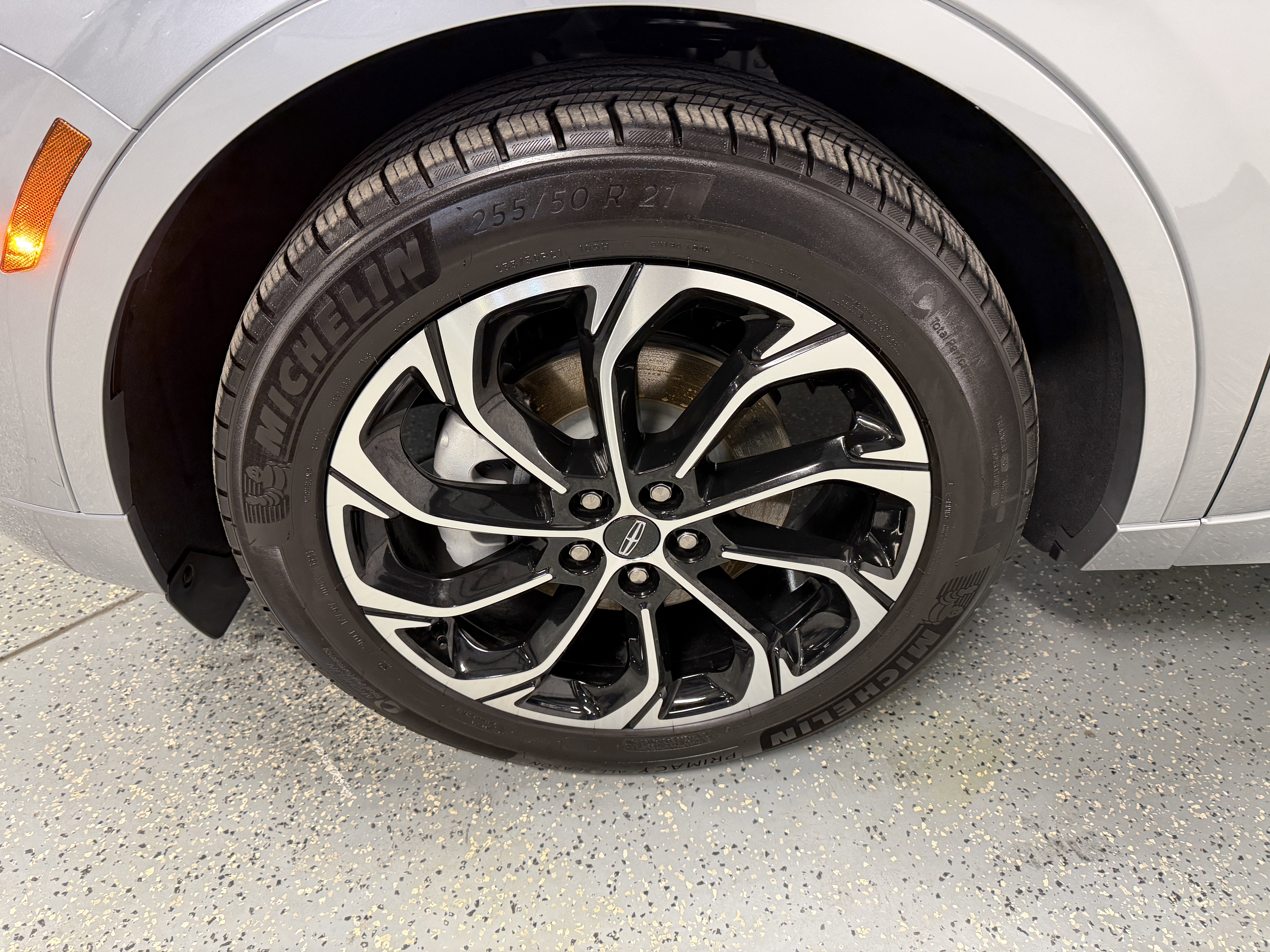 Used 2025 Lincoln Nautilus Reserve image 34