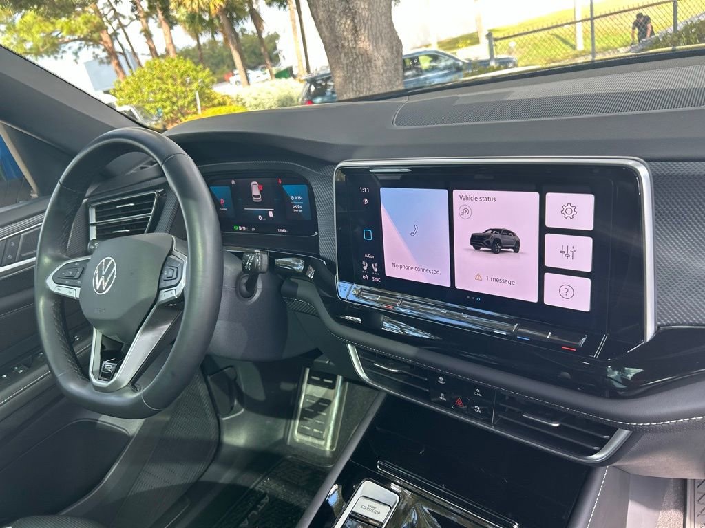 Used 2025 Volkswagen Atlas Cross Sport SEL Premium R-Line image 34