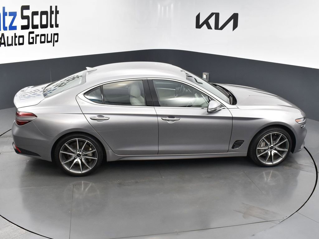 Used 2025 Genesis G70 2.5T image 14