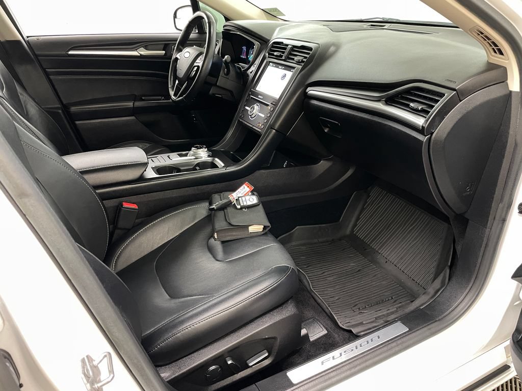 Used 2017 Ford Fusion Titanium FWD image 39