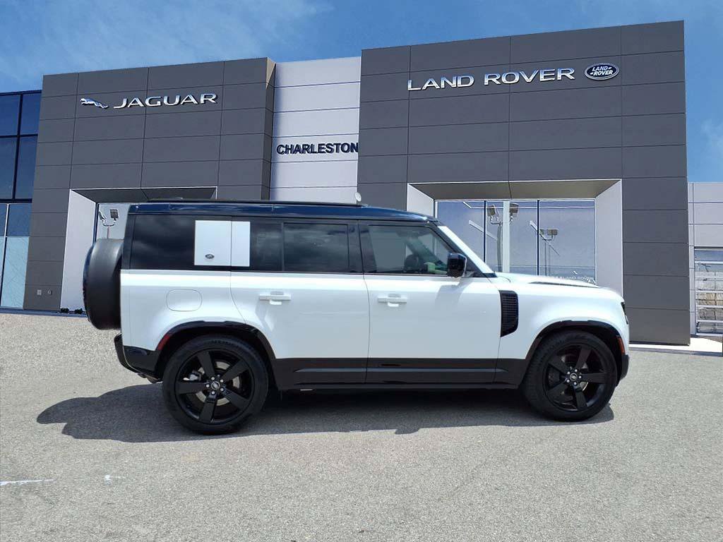 Used 2023 Land Rover Defender 110 X-Dynamic SE AWD/4WD image 6