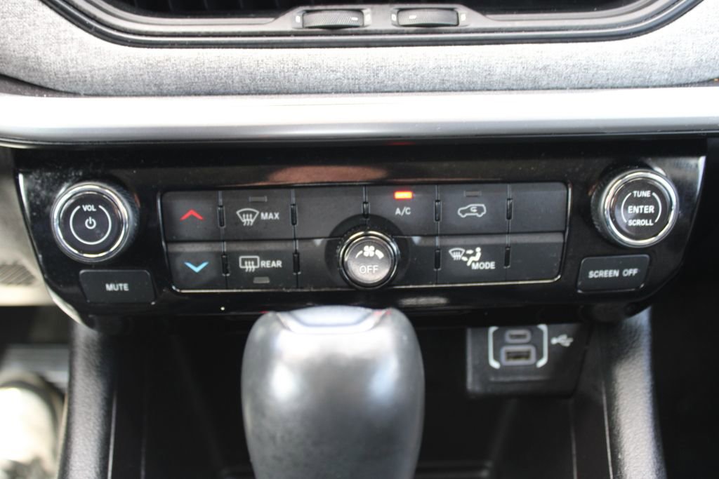 Used 2022 Jeep Compass Latitude image 19