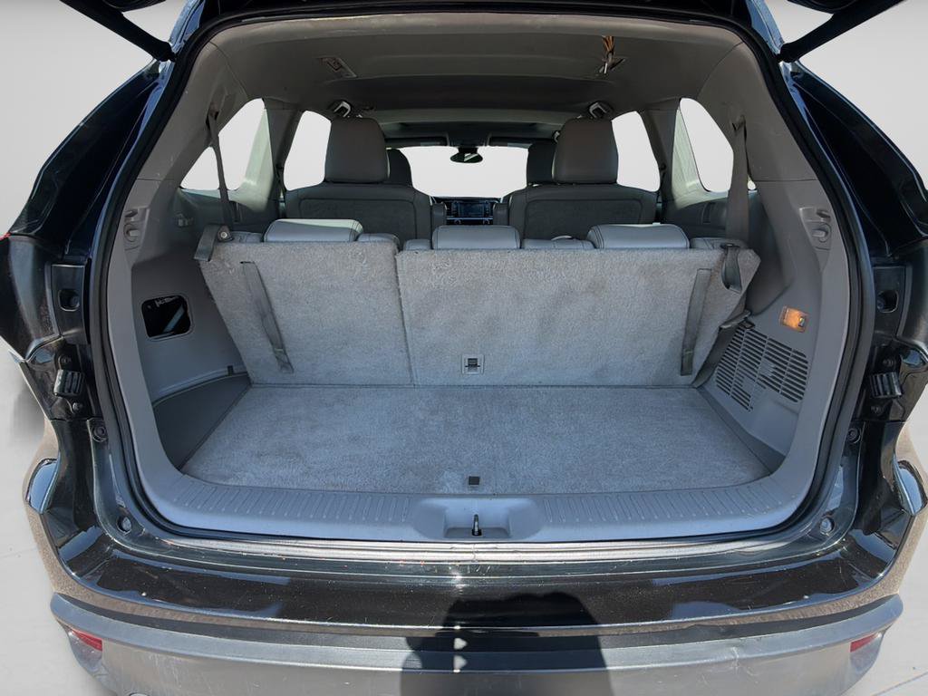 Used 2018 Toyota Highlander XLE AWD/4WD image 14