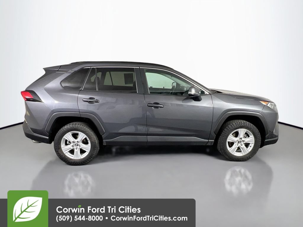 Used 2020 Toyota RAV4 XLE w/ XLE Grade Weather Package AWD/4WD image 18