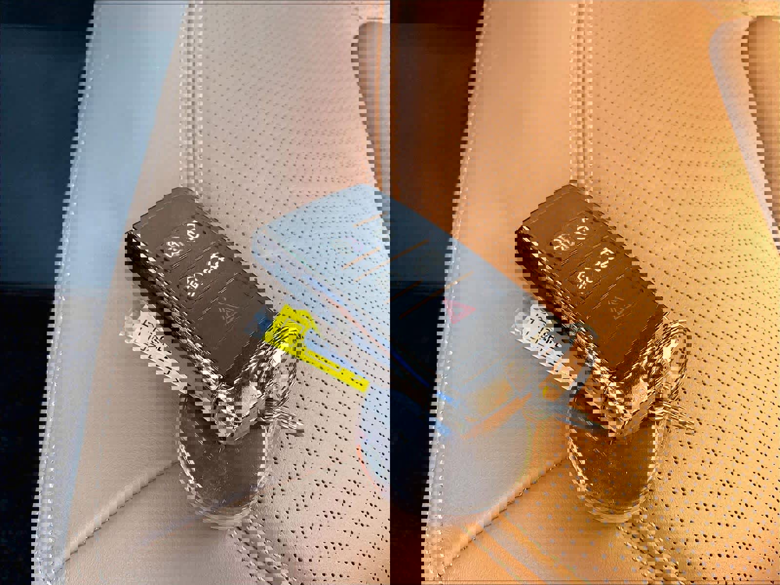 Used 2025 Land Rover Defender 110 X-Dynamic SE image 12