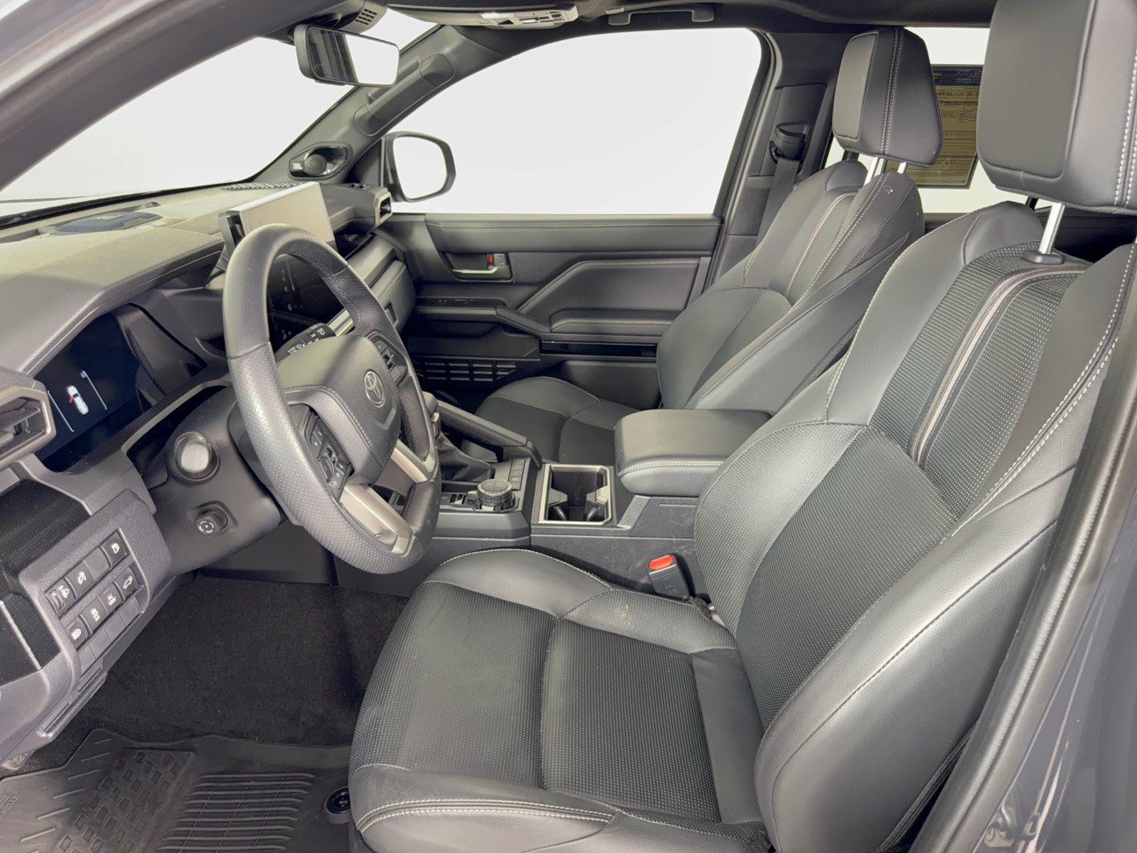 Used 2025 Toyota 4Runner Limited AWD/4WD image 5