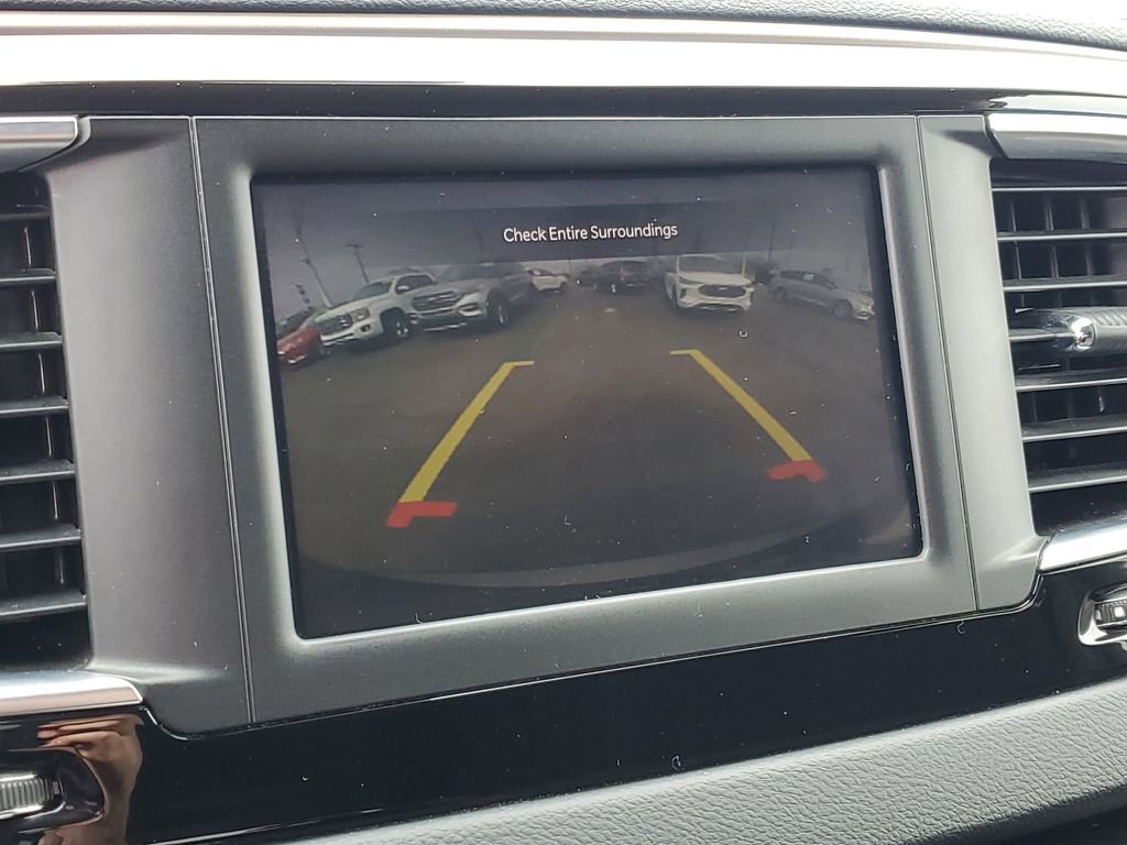 Used 2023 Chrysler Voyager LX image 20