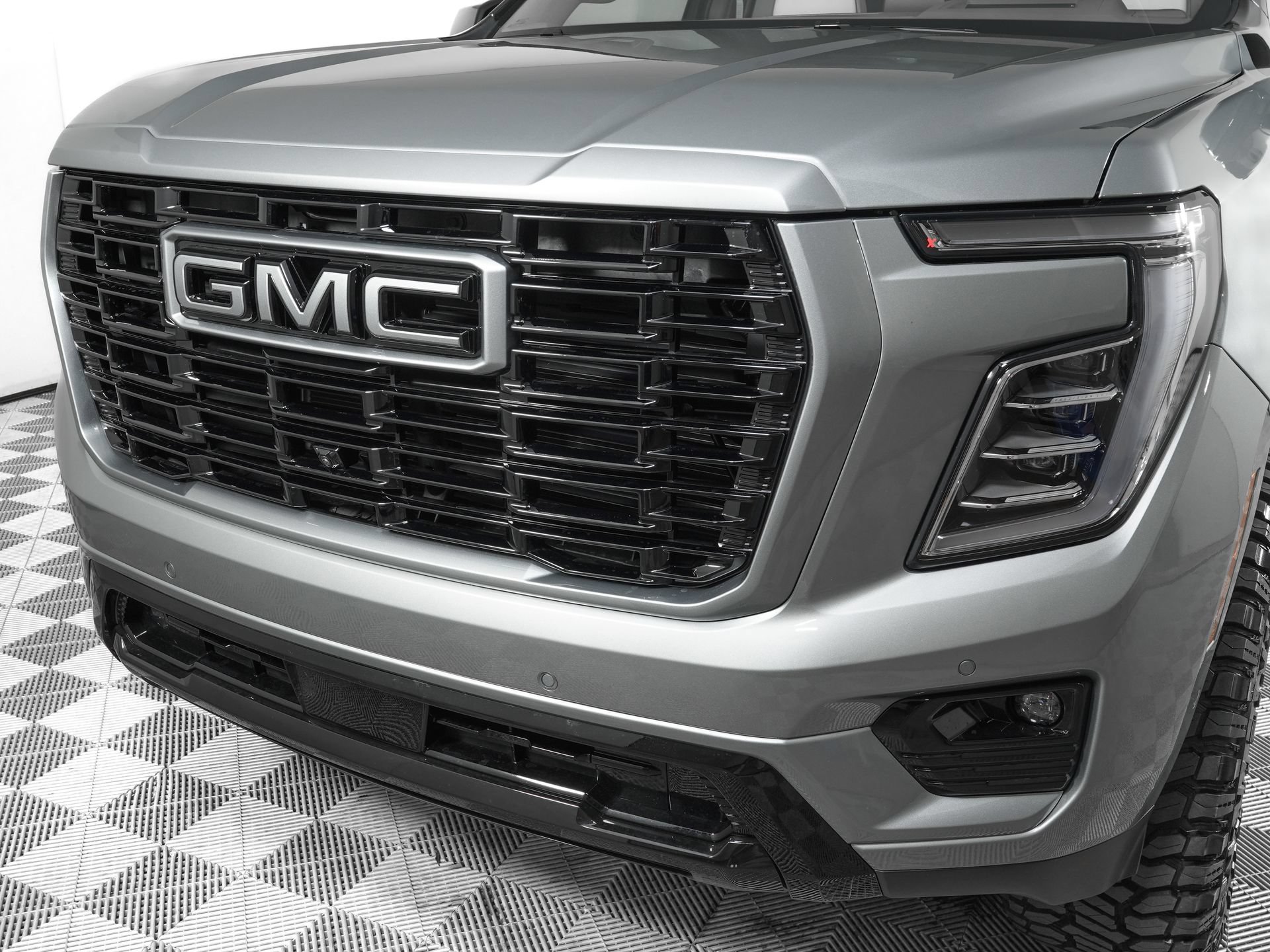 Used 2026 GMC Yukon Denali w/ Sun & Power Step Package AWD/4WD image 33