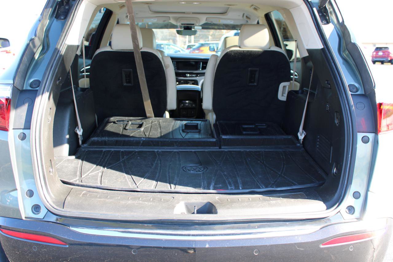 Used 2022 Buick Enclave Premium w/ Experience Buick Package FWD image 7