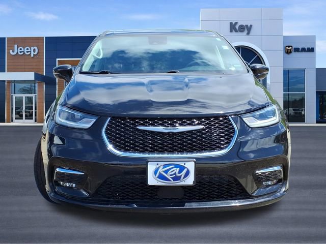 Used 2024 Chrysler Pacifica Limited FWD image 7