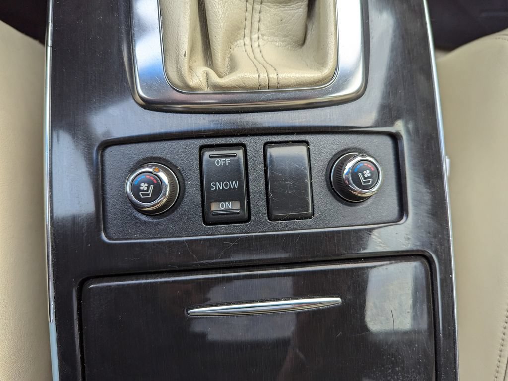 Used 2010 INFINITI FX35 AWD w/ Navigation Pkg image 29