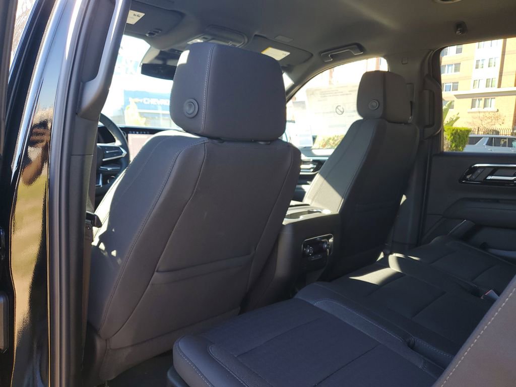 New 2026 Chevrolet Suburban LS image 14