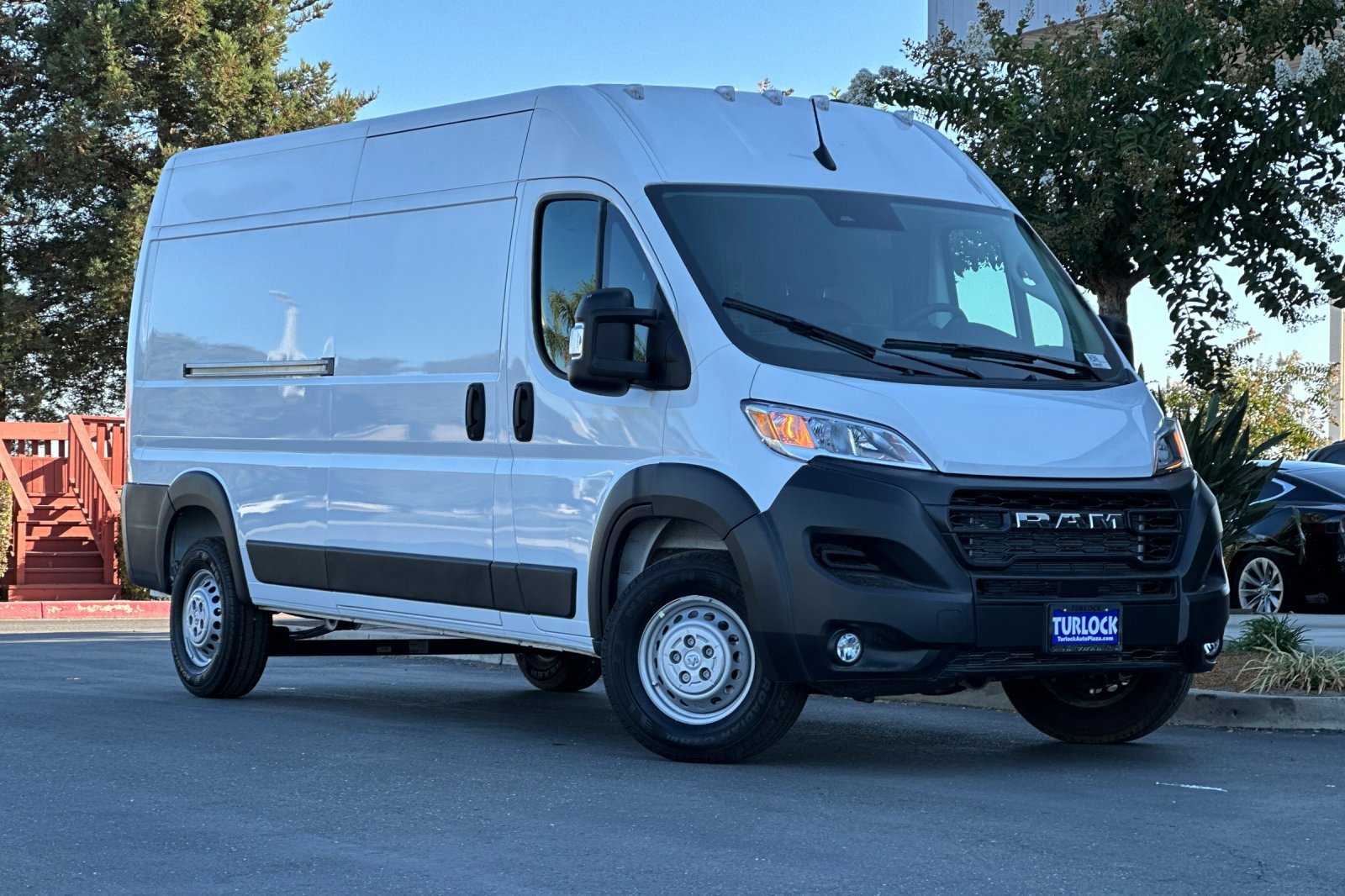 New 2025 RAM ProMaster 2500 w/ Convenience Group FWD image 2