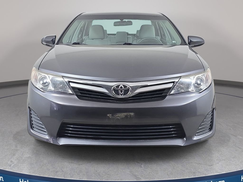 Used 2014 Toyota Camry LE image 3