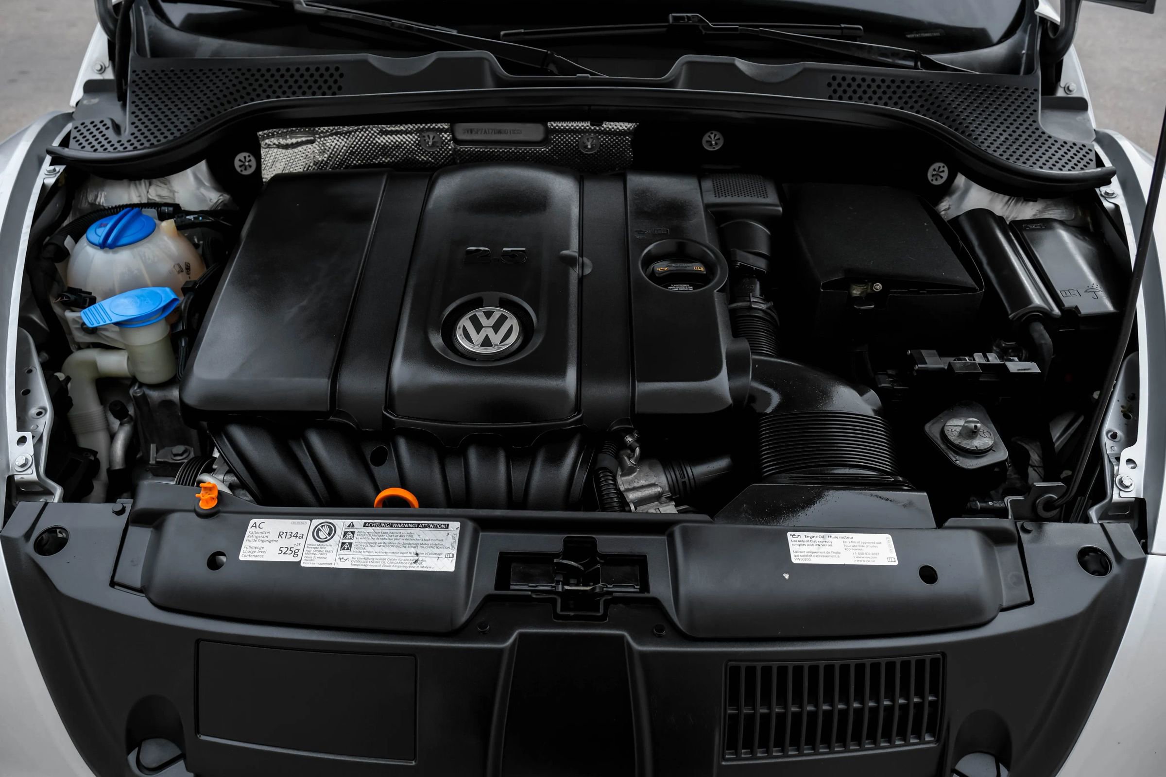 Used 2013 Volkswagen Beetle 2.5 image 38