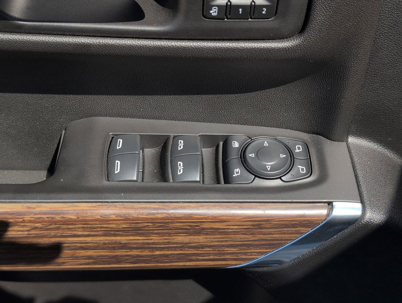 Used 2021 Chevrolet Silverado 1500 High Country w/ Technology Package image 16