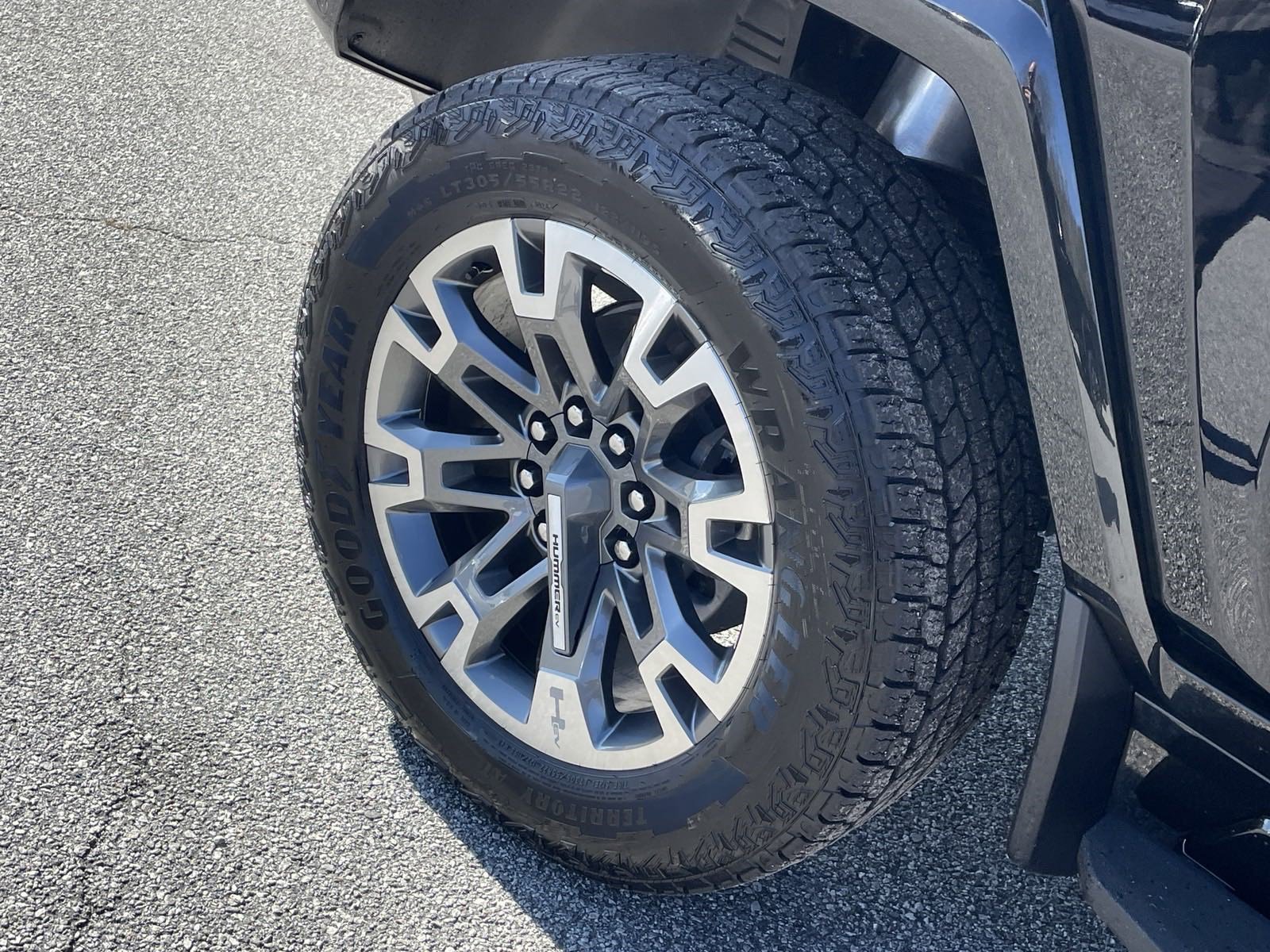 New 2025 GMC Hummer EV 3X w/ LPO, Roof Cross Rail Package image 27