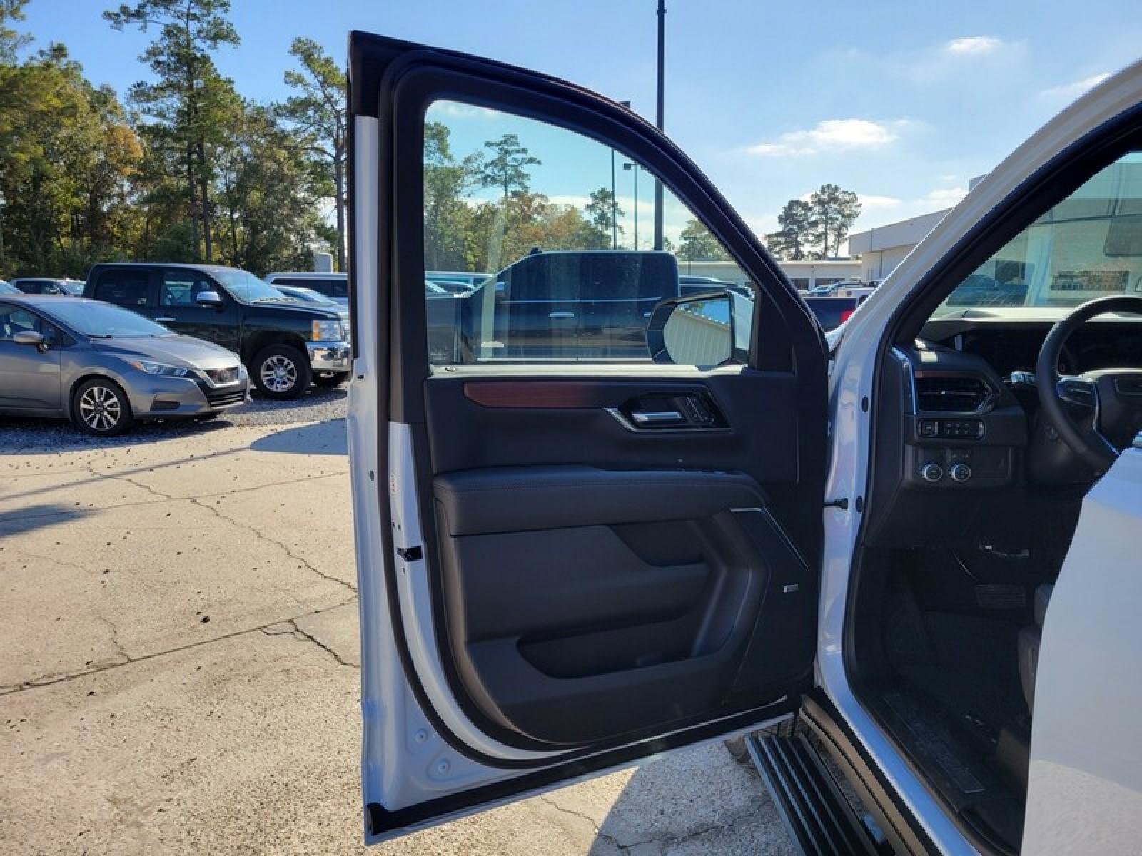 New 2026 GMC Yukon XL Denali w/ Sun & Power Step Package image 14