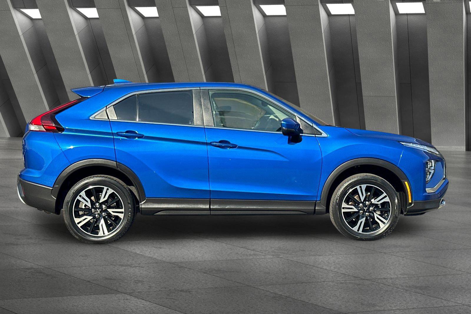 Used 2024 Mitsubishi Eclipse Cross SE image 3