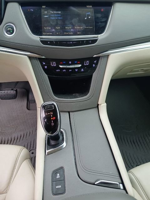 Used 2019 Cadillac XT5 Premium Luxury FWD image 17