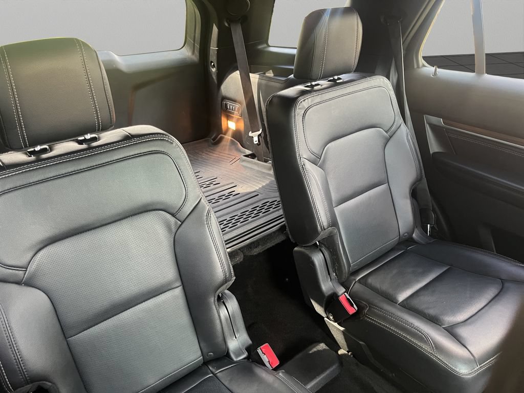 Used 2017 Ford Explorer Limited w/ Equipment Group 301A AWD/4WD image 31