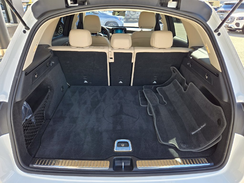 Used 2022 Mercedes-Benz GLC 300 4MATIC w/ Premium Package Lite image 7