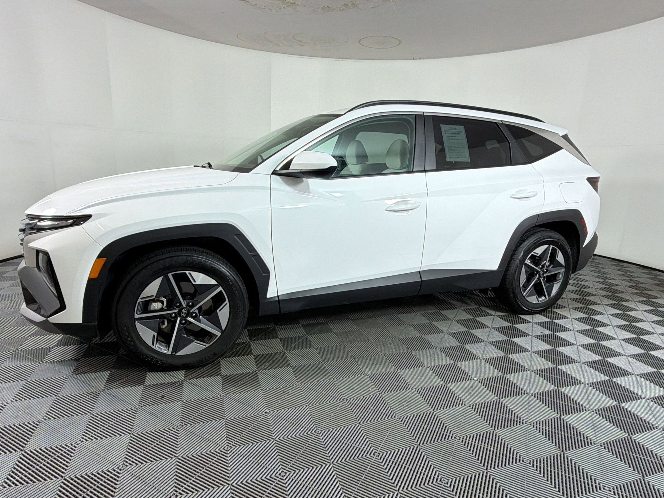 Used 2025 Hyundai Tucson SEL FWD image 18