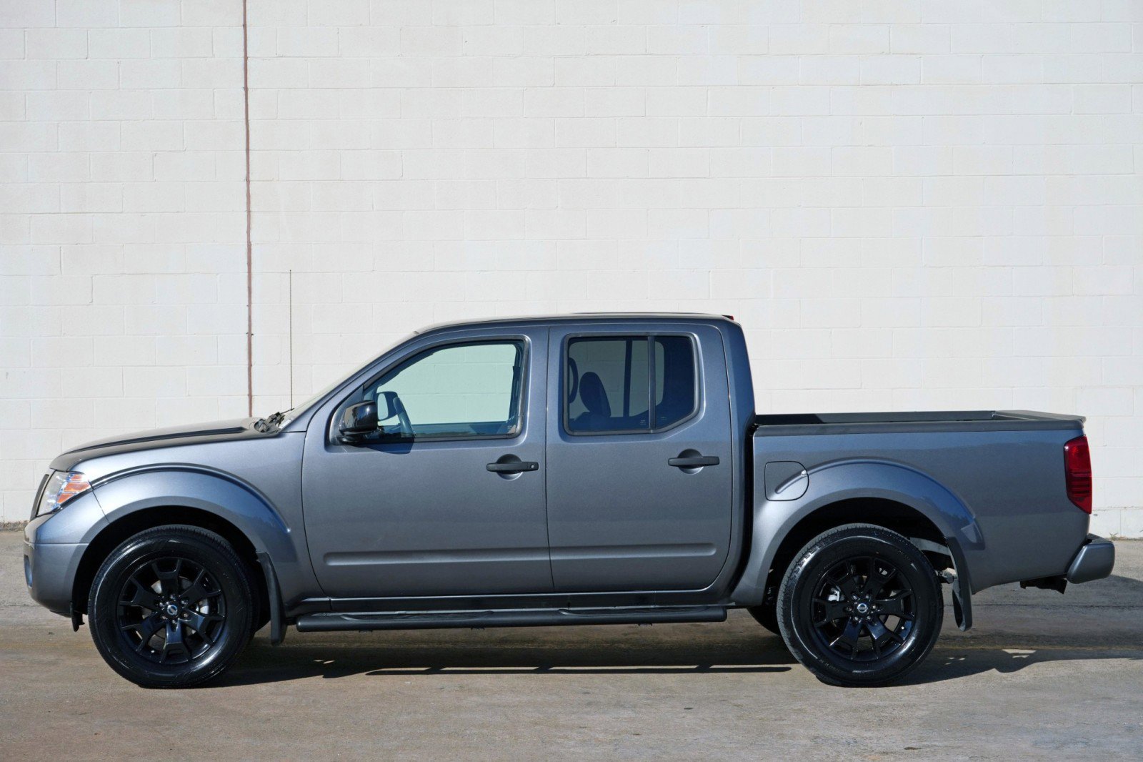 Used 2020 Nissan Frontier SV w/ Midnight Edition Floor Mats RWD image 42