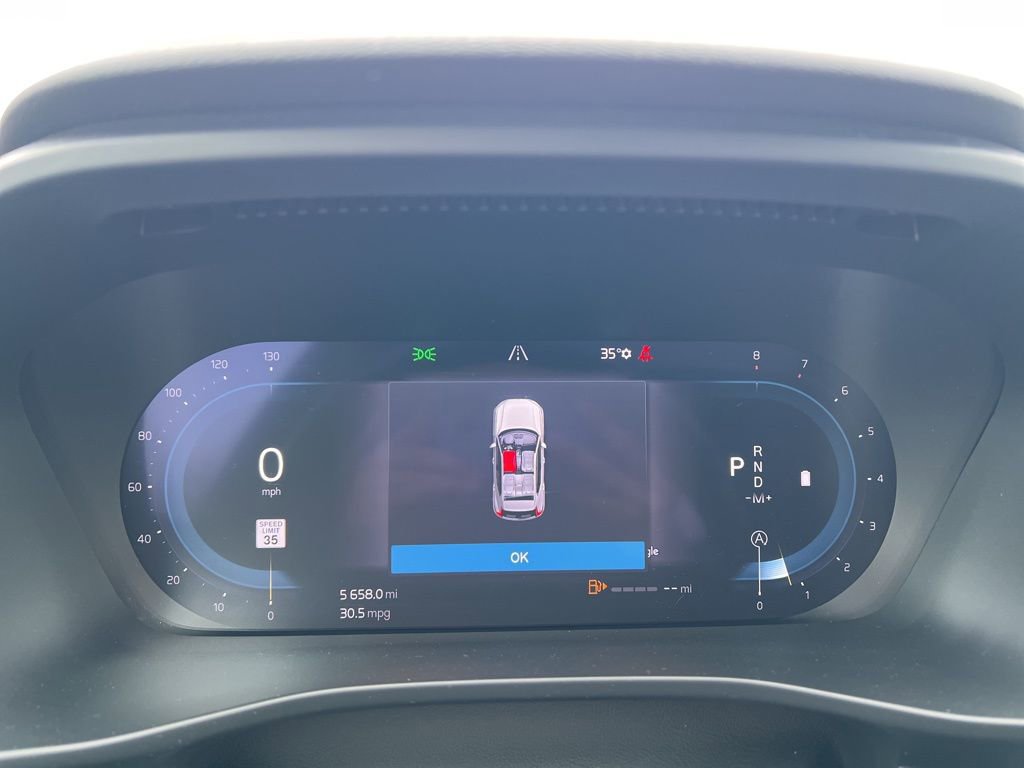 Used 2024 Volvo XC40 B5 Core image 12