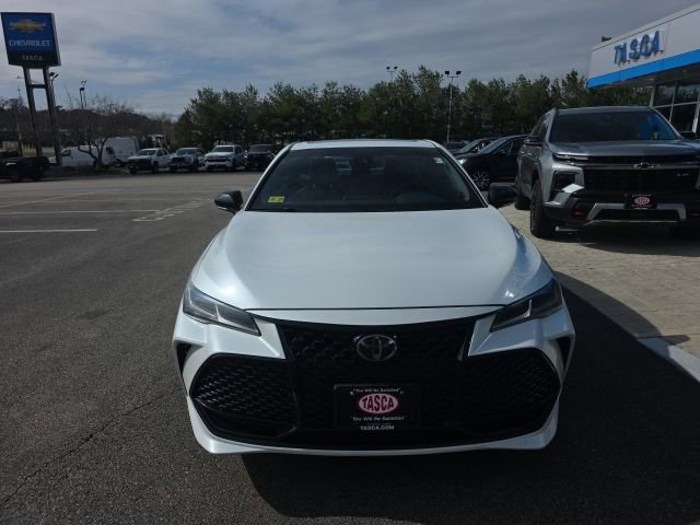 Used 2019 Toyota Avalon Touring w/ Carpet Mat Package FWD image 2