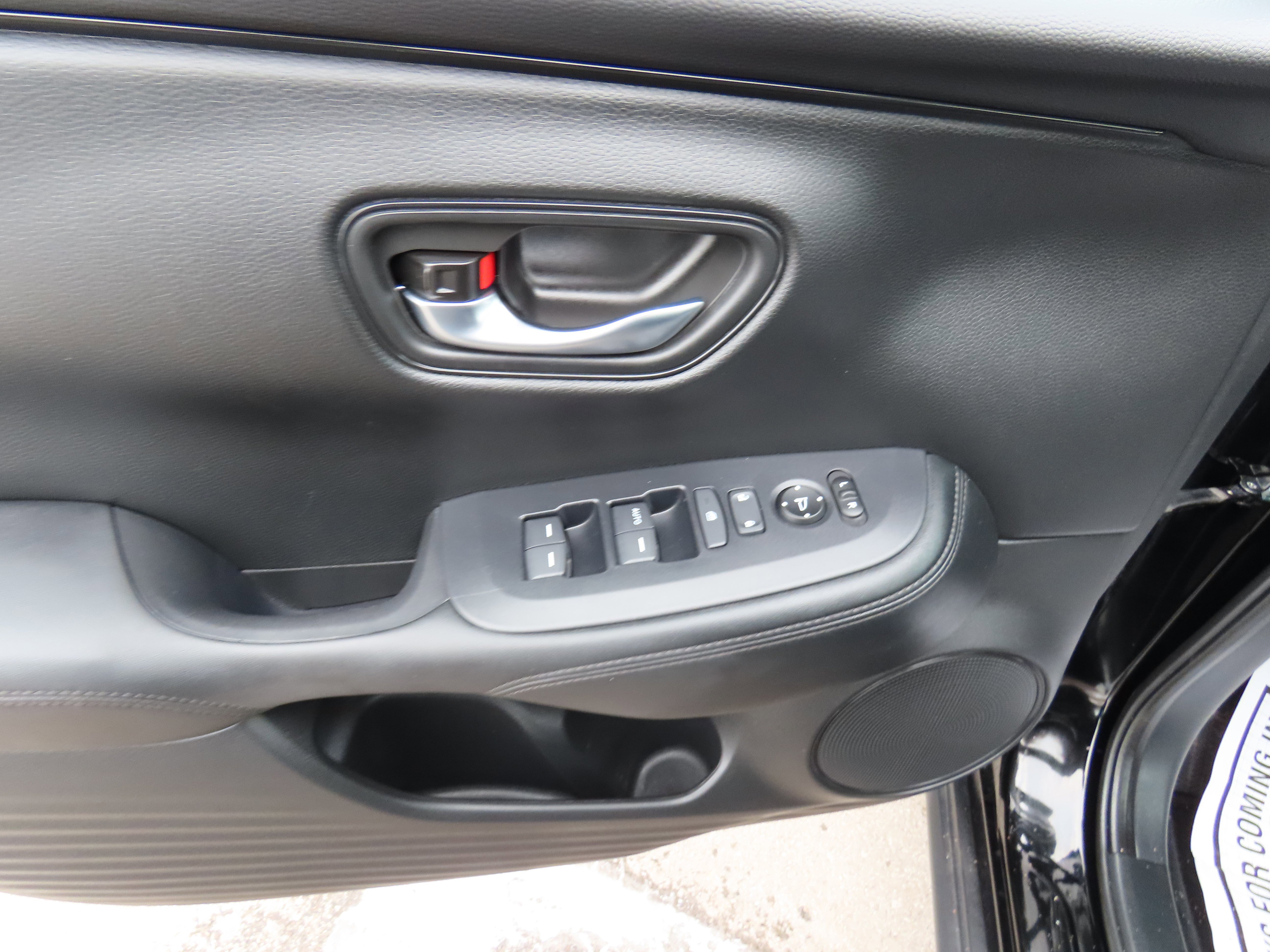 Used 2025 Honda HR-V LX image 22